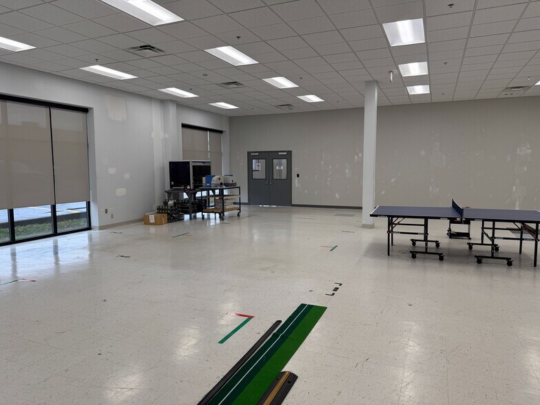 More Photos Of 307 23rd Street Ext, Sharpsburg Industrial For Lease