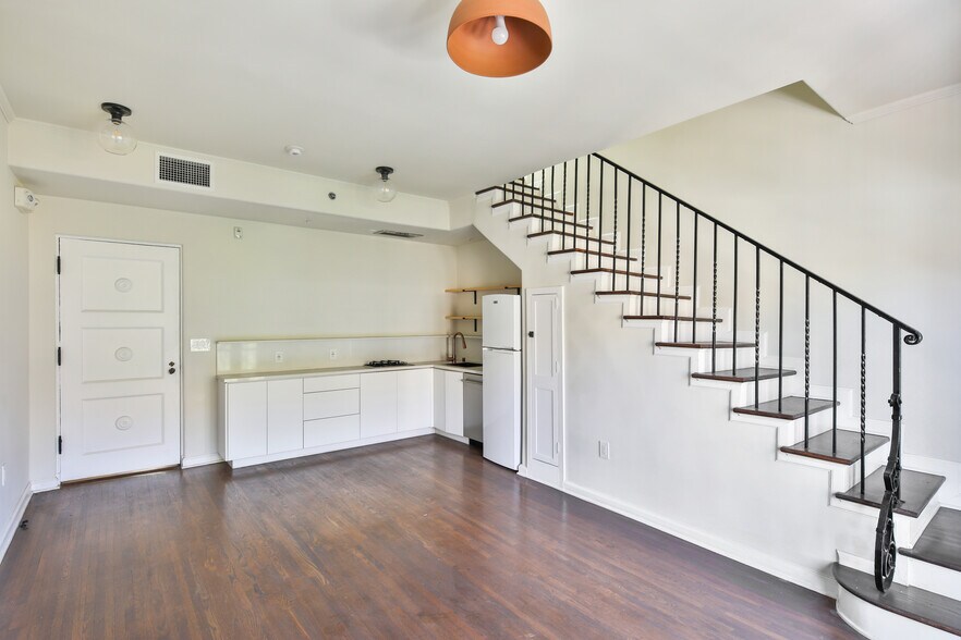 More Photos Of 3501-3519 W 6th St, Los Angeles Storefront Retail Office For Lease