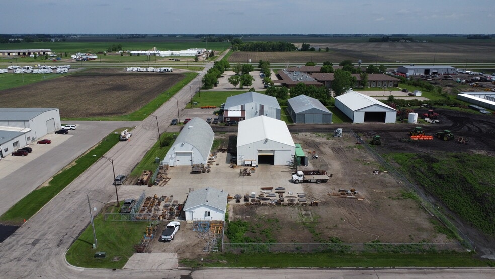 More Photos Of 1109 10th St NE, East Grand Forks Warehouse For Sale