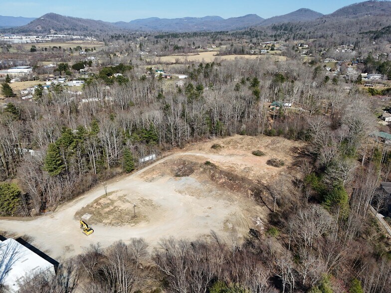 More Photos Of 127 Old Hendersonville Rd, Fletcher Warehouse For Lease