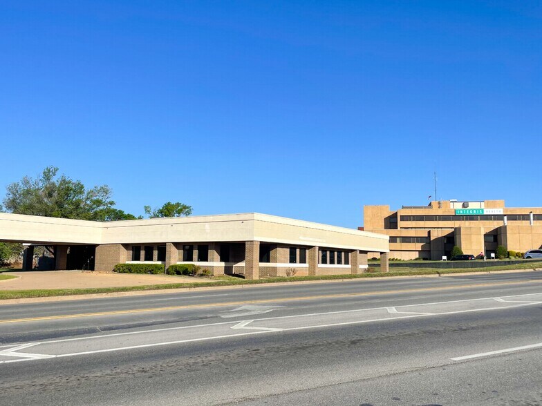 More Photos Of 609 Virginia Ave, Ponca City Healthcare For Lease