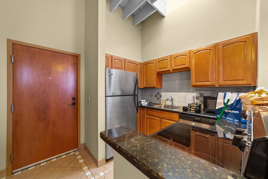 More Photos Of 2800-2806 Mayfield Rd, Cleveland Heights Storefront Retail Office For Sale