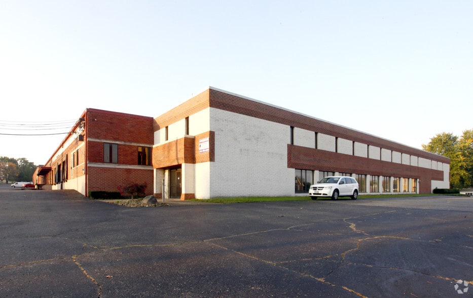 Primary Photo Of 500 W Main St, Alliance Warehouse For Lease