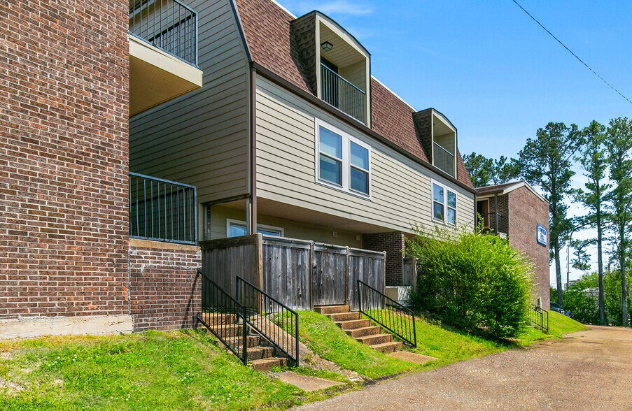 More Photos Of 770 Lakeland Dr, Jackson Apartments For Sale