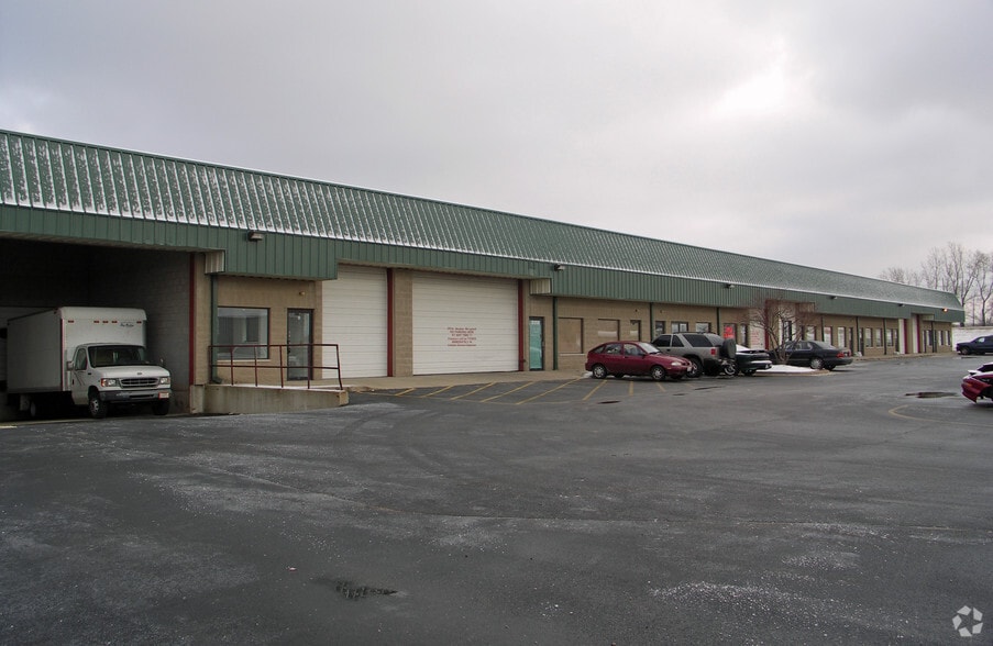 More Photos Of 9342-9362 Virginia Rd, Lake In The Hills Service For Lease