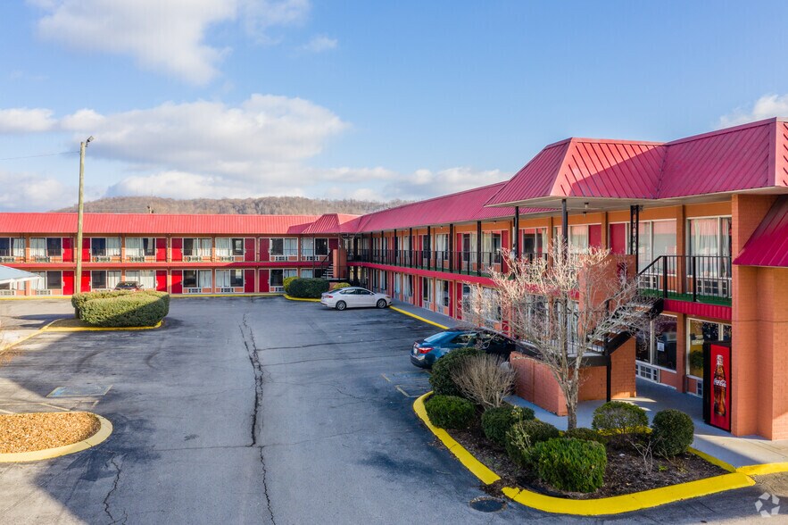 More Photos Of 1814 Salem Rd, Cookeville Hotel For Sale