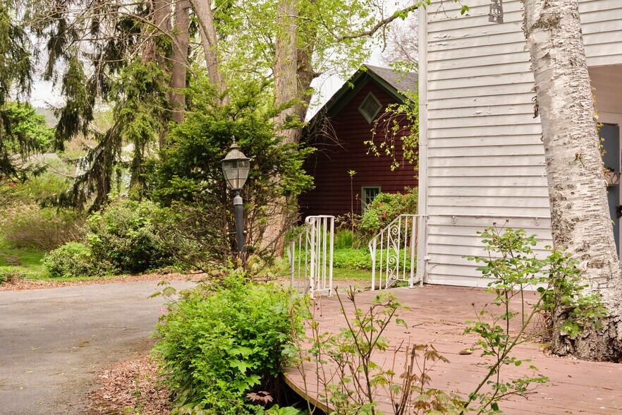 More Photos Of 267 Main St, Schoharie Hospitality For Sale