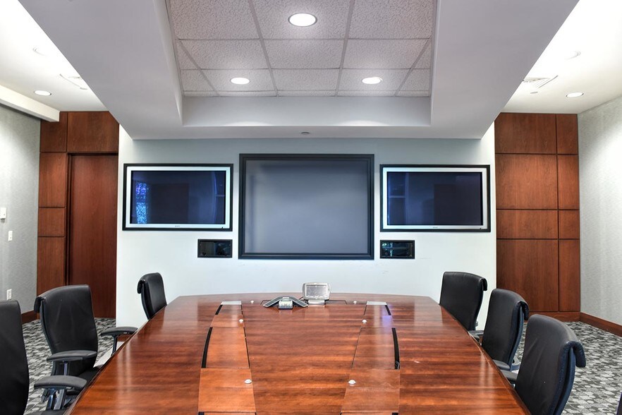 More Photos Of 10330 David Taylor Dr, Charlotte Office For Lease