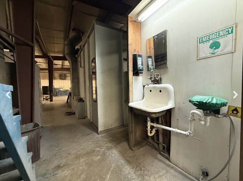 More Photos Of 910 51st Ave N, Nashville Auto Repair For Sale