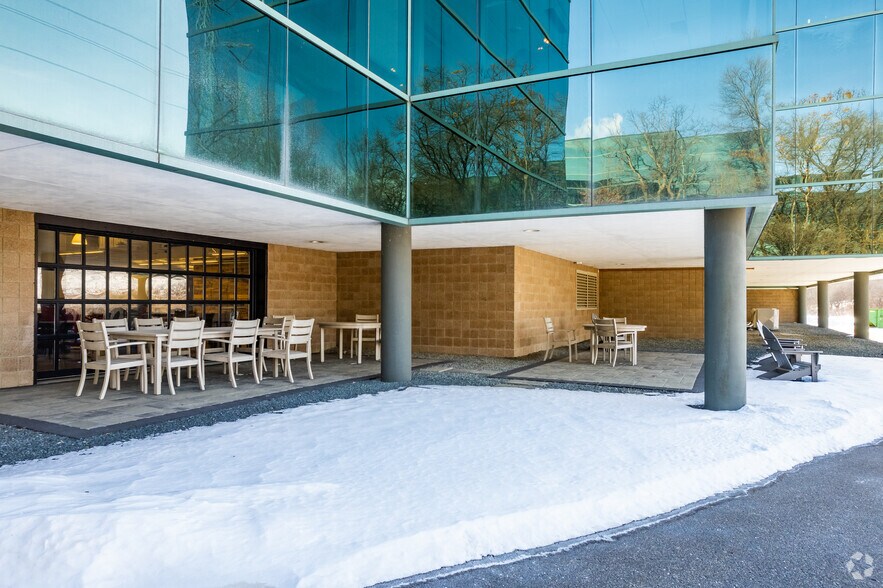 More Photos Of 12900 Whitewater Dr, Minnetonka Unknown For Lease