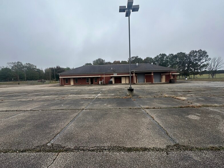 More Photos Of 645 Lucy Black Rd, Bolivar Office Residential For Sale