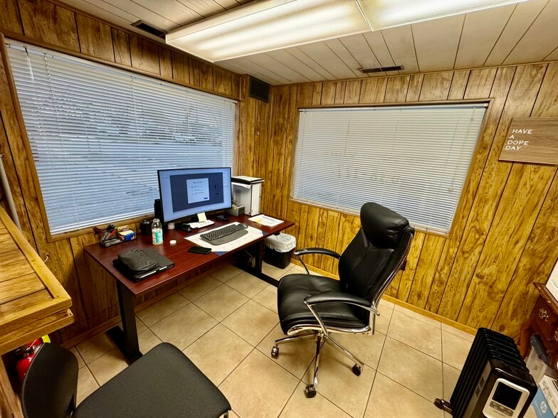 More Photos Of 2085 Clinton St, West Seneca Auto Repair For Sale