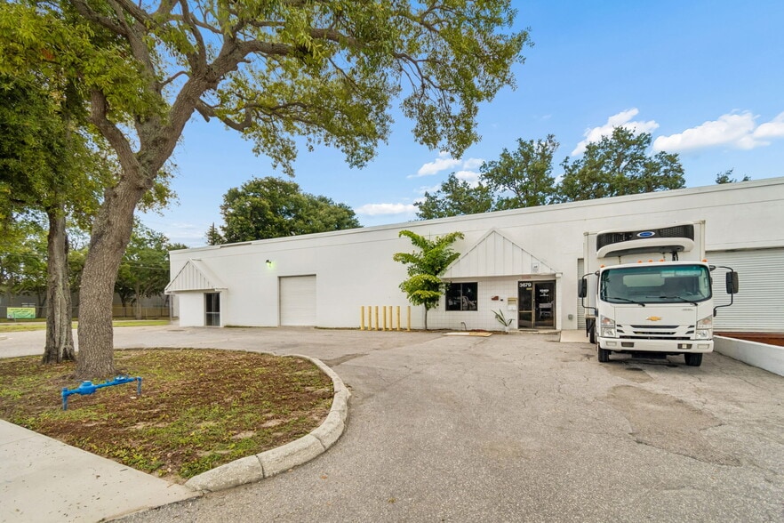 More Photos Of 3667-3691 46th Ave N, Saint Petersburg Warehouse For Sale