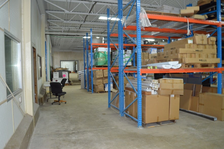 More Photos Of 3657 Old Getwell Rd, Memphis Warehouse For Sale