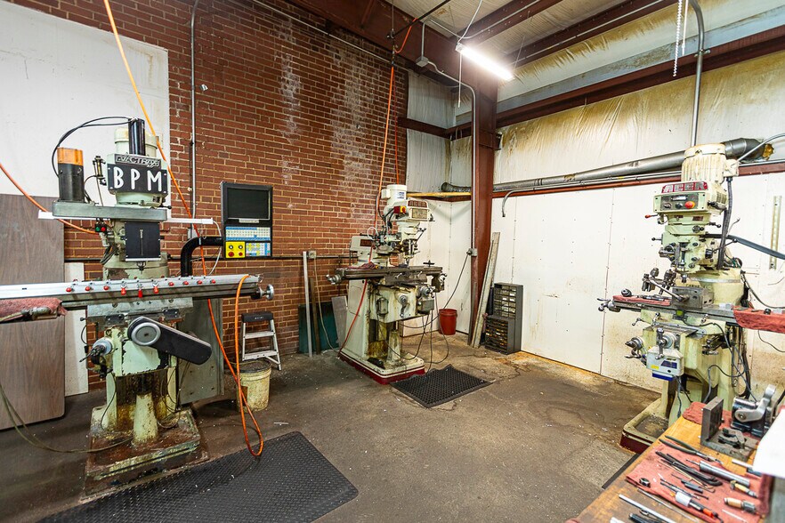 More Photos Of 1434 Farrington Rd, Apex Light Manufacturing For Sale