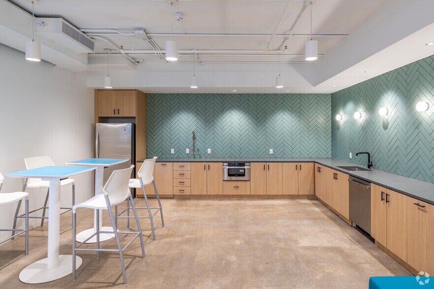 More Photos Of 55 Prospect St, Brooklyn Office For Lease