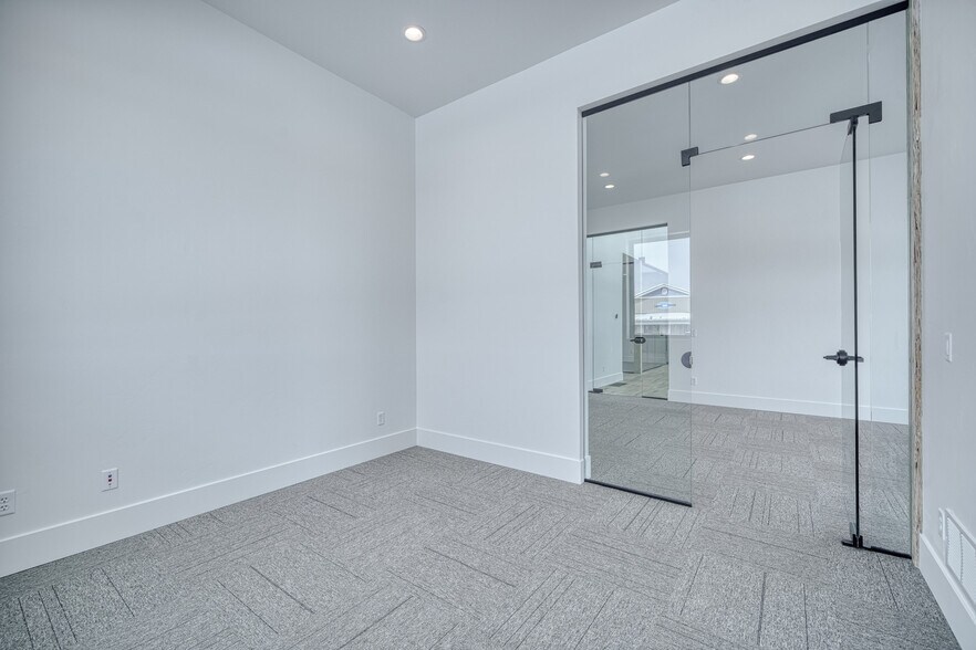 More Photos Of 1070 Curlew Dr, Ammon Medical For Lease