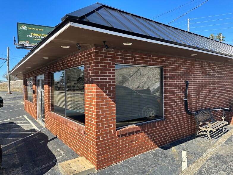 More Photos Of 4510 S Main St, Acworth Freestanding For Lease