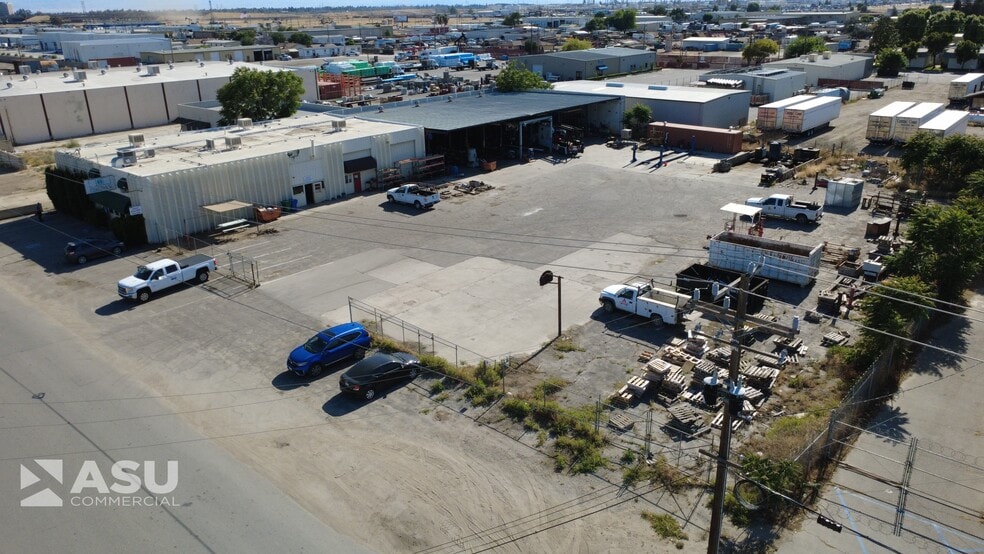 More Photos Of 2901 Gibson St, Bakersfield Warehouse For Lease