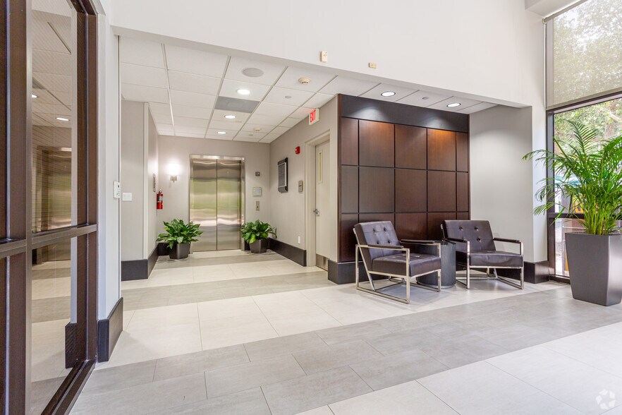 More Photos Of 14361 Commerce Way, Miami Lakes Office For Lease