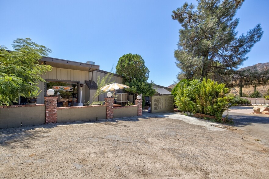 More Photos Of 13383 Sierra Way, Kernville Hotel For Sale