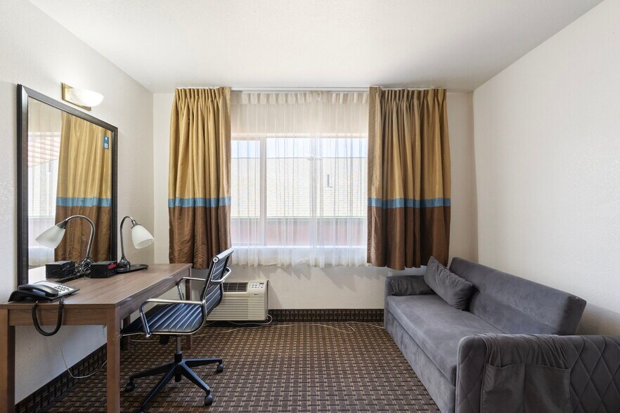 More Photos Of 430 E Route 66, Williams Hotel For Sale