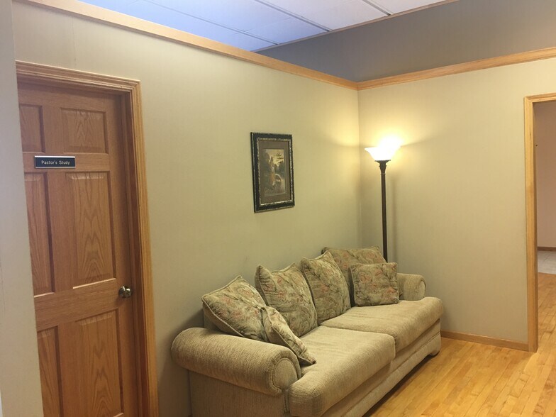 More Photos Of 1307 E Palatine Rd, Arlington Heights Religious Facility For Sale