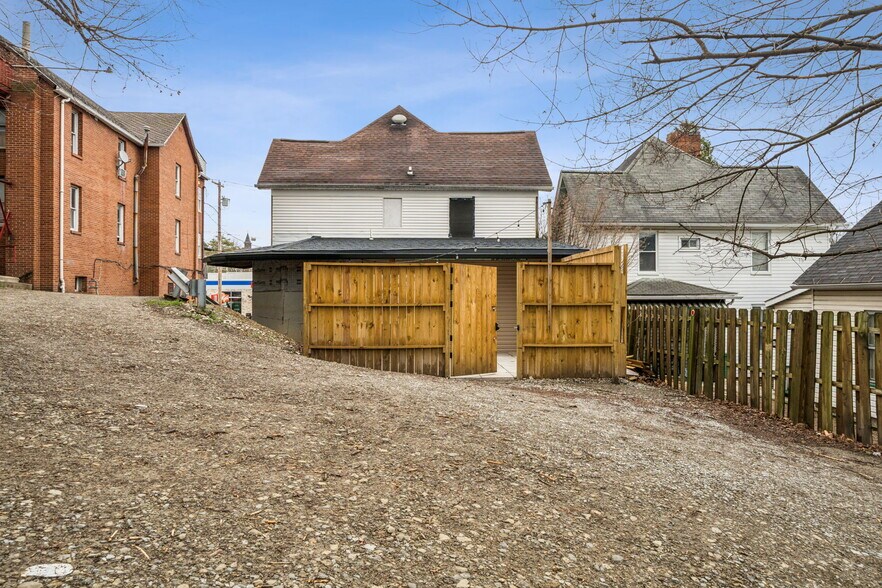 More Photos Of 534 S Main St, Greensburg Bar For Sale