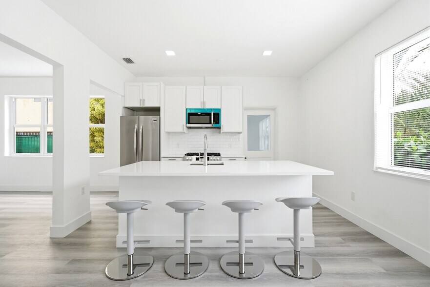 More Photos Of 340 NE 125th St, North Miami Office Residential For Sale