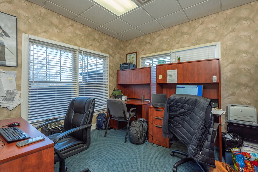 More Photos Of 110 Chadwick Square Ct, Hendersonville Medical For Sale