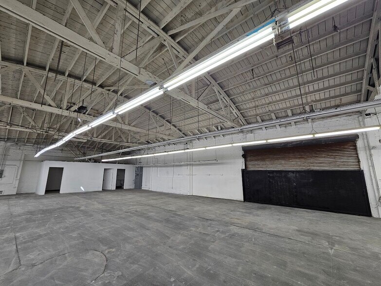 More Photos Of 119 W Jefferson Blvd, Los Angeles Warehouse For Lease