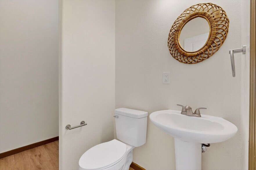 More Photos Of 9368 Valley View Dr NW, Albuquerque Apartments For Sale