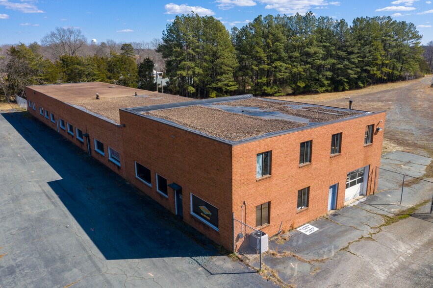 More Photos Of 2428 Richmond Rd, Troy Auto Salvage Facility For Sale