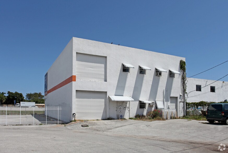 Primary Photo Of 780 SW 9th Ter, Pompano Beach Flex For Sale