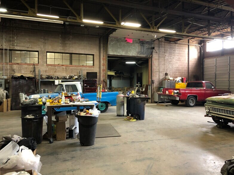 More Photos Of 1727 S Agnew Ave, Oklahoma City Service For Lease