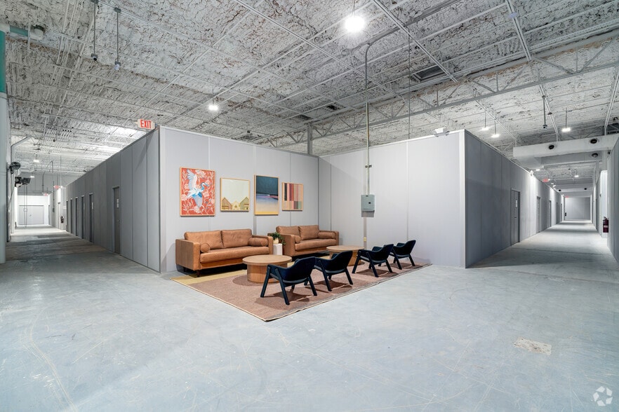 More Photos Of 4121 34th St, Orlando Warehouse For Lease