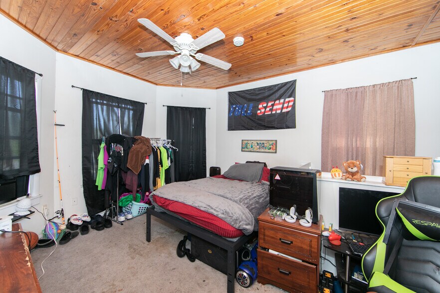 More Photos Of 604 White Horse Pike, Oaklyn Storefront For Sale