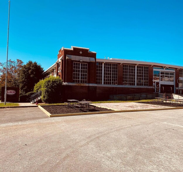 Primary Photo Of 2100 Chicopee Mill Rd, Gainesville Showroom For Lease