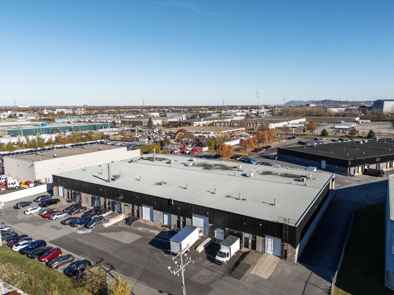 More Photos Of 667 Giffard, Longueuil Flex For Lease