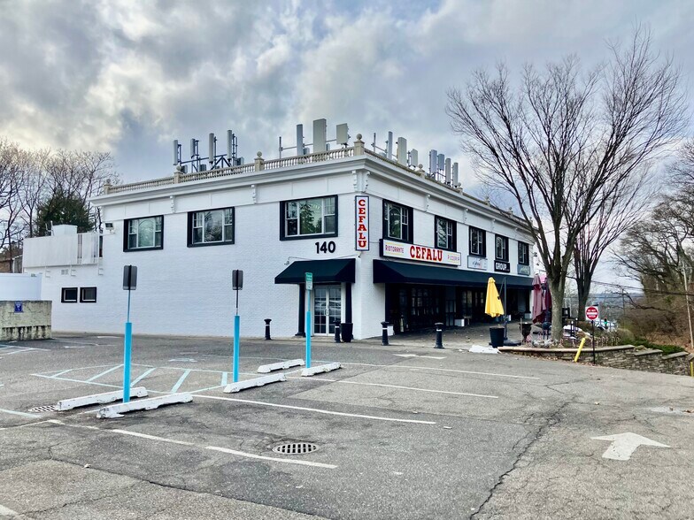 Primary Photo Of 140 E Main St, Huntington Storefront Retail Office For Lease