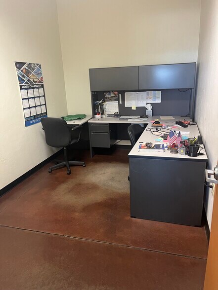 More Photos Of 3225 Melcat Dr, Oklahoma City Manufacturing For Sale