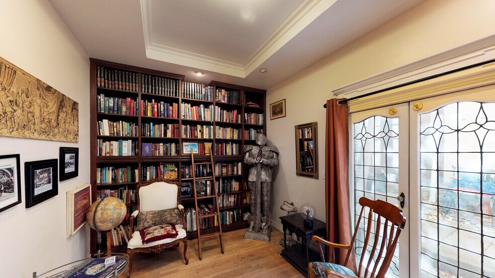 More Photos Of 815 Arrowhead Villa Dr, Crest Hotel For Sale