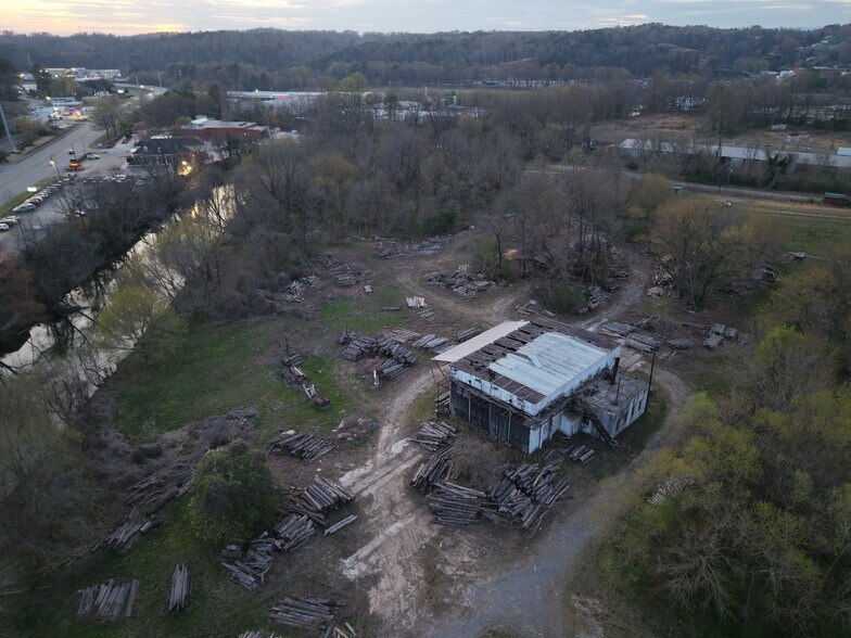 More Photos Of 400 River St, Ellijay Manufacturing For Sale