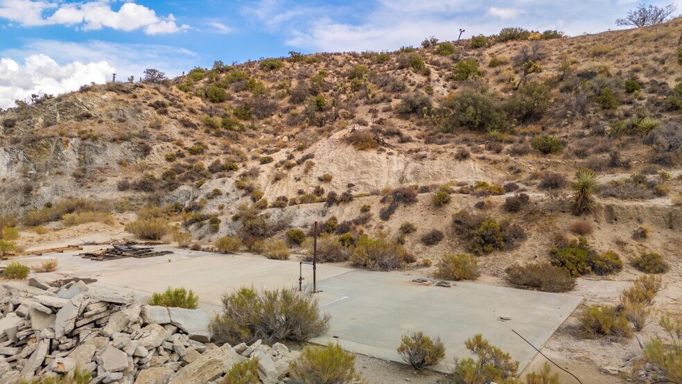 More Photos Of 54465 29 Palms Highway, Yucca Valley Warehouse For Sale