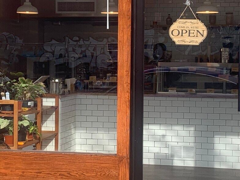More Photos Of 653 Sterling Pl, Brooklyn Restaurant For Lease