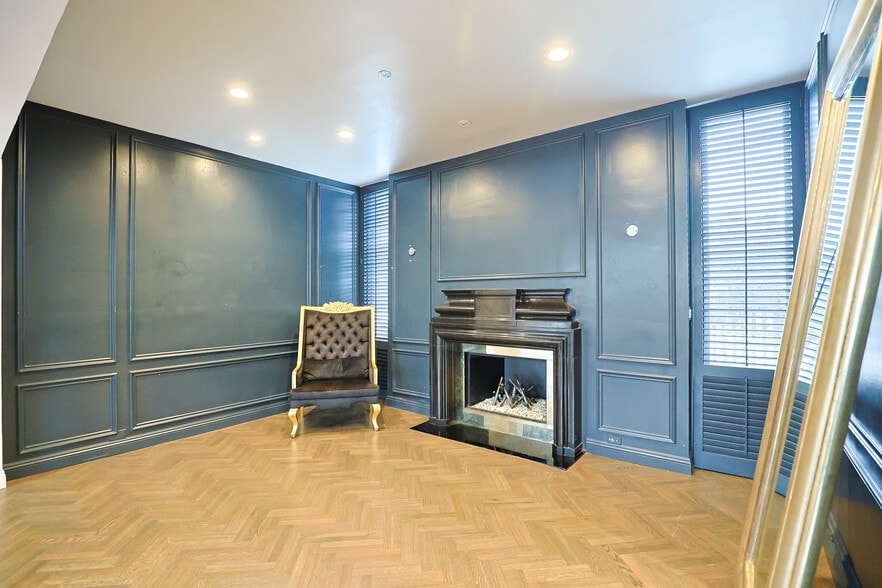 More Photos Of 908-910 N La Cienega Blvd, Los Angeles Storefront Retail Office For Sale