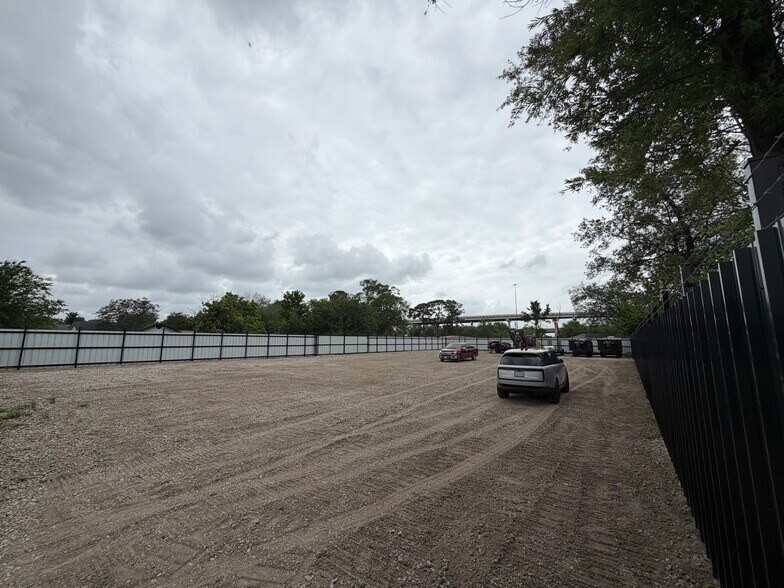 More Photos Of 14741 Waldine st, Houston Land For Lease