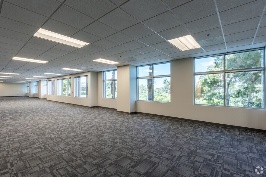 More Photos Of 1917 Palomar Oaks Way, Carlsbad Office For Sale