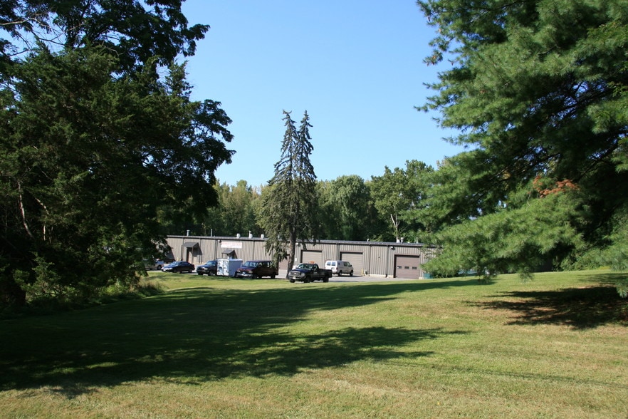 More Photos Of 641 Sheafe Rd, Poughkeepsie Warehouse For Lease