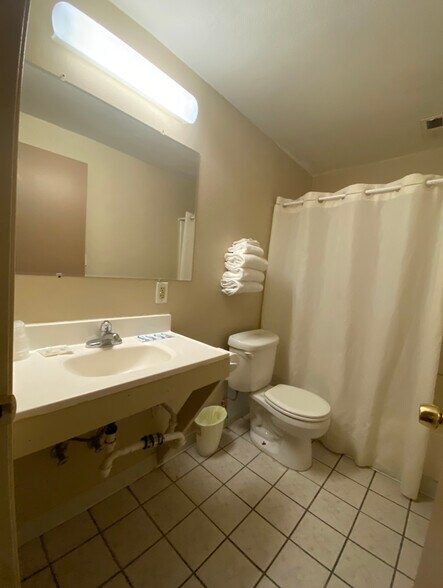 More Photos Of 1257 Basin St SW, Ephrata Hotel For Sale